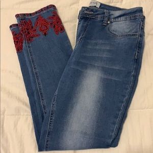 Fun trimmed jeans